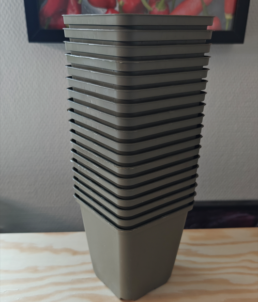 20 stk Firkantpotte 9x9x9,5 cm